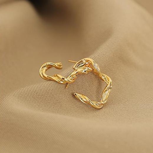 Twisted Linear Geometric Hoop