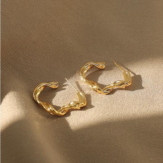 Twisted Linear Geometric Hoop