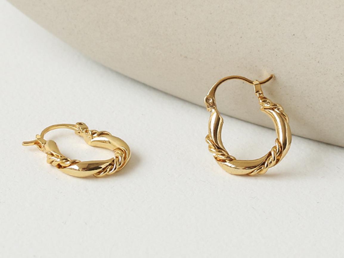 Twisted Hoop