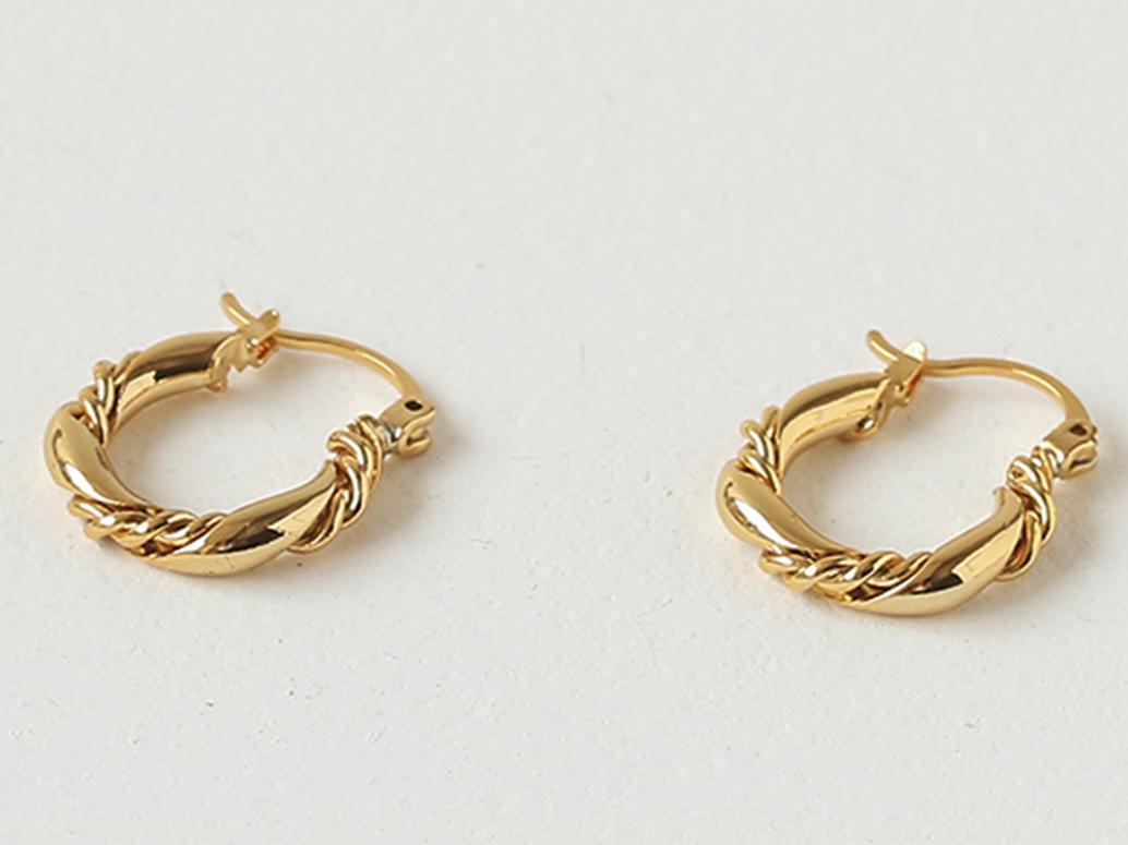 Twisted Hoop